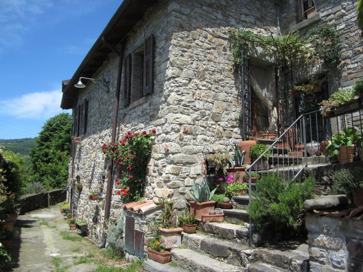 Poggio Delle Rondini Bed & Breakfast Bagnone Exterior photo